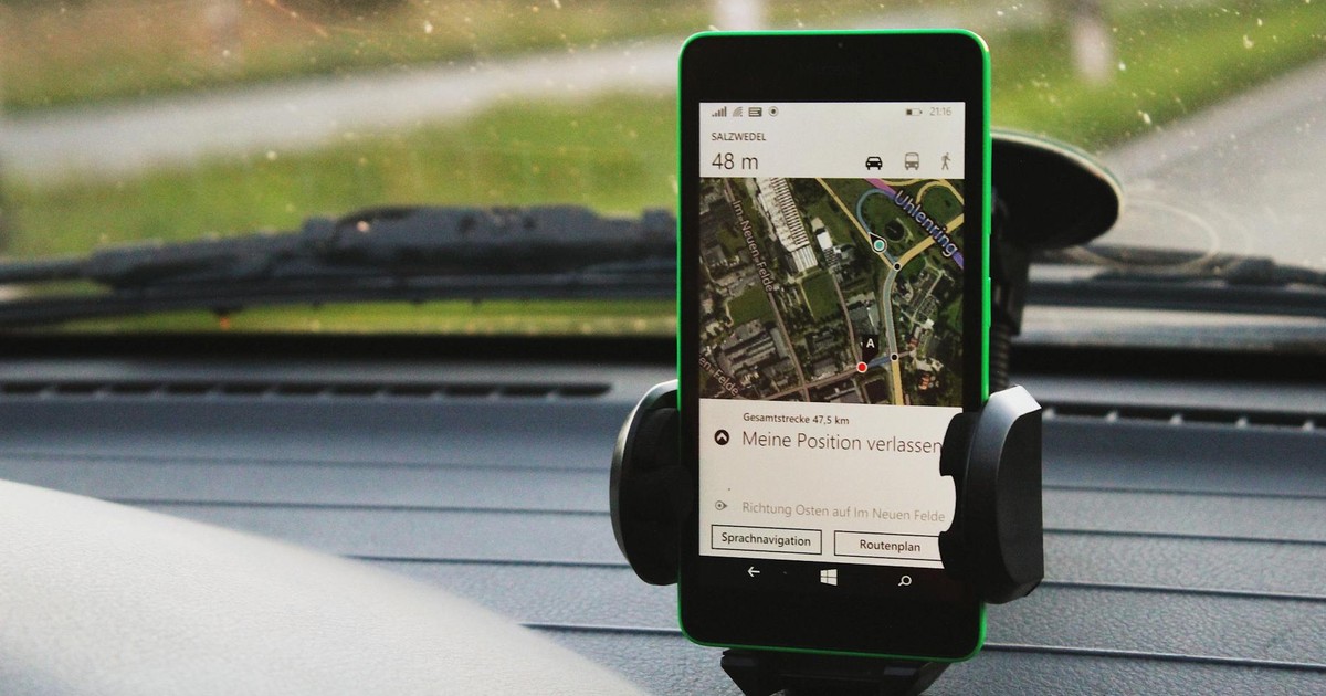 7 Travel Apps That Actually Make Your Trip Better (Ranked by User Experience)