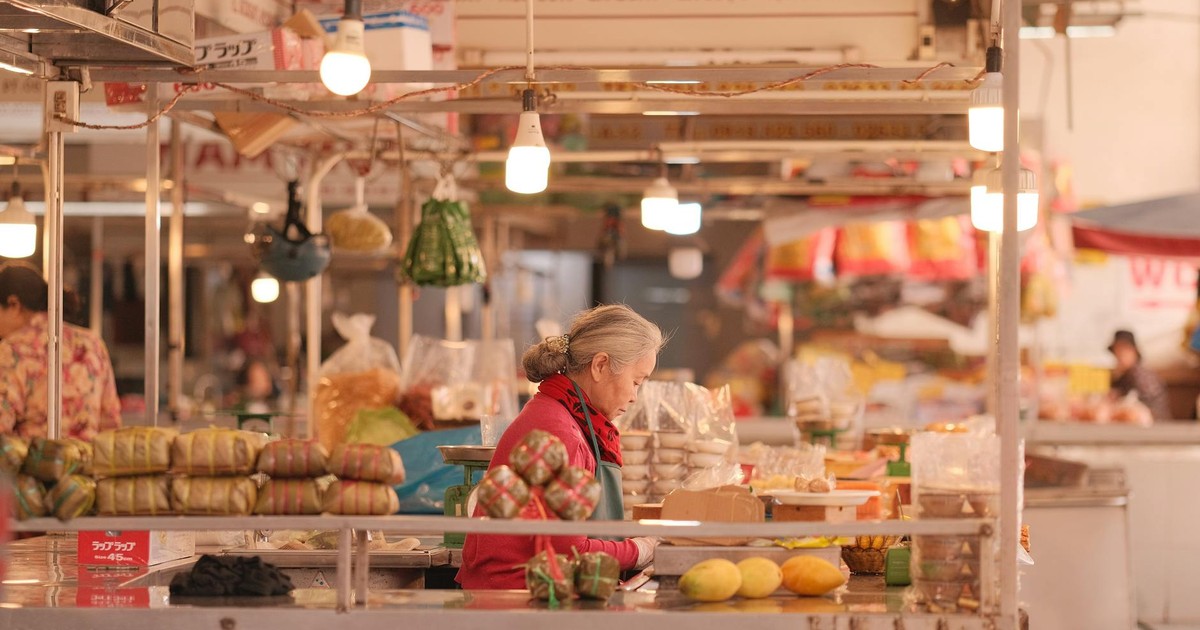 8 Unique Food Markets Around the World You Must Visit (Ranked by Culinary Experience)